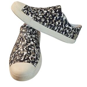 Native Jefferson Water Shoes Black Grey White Camo Unisex Size Boy's 3 Girl's 5